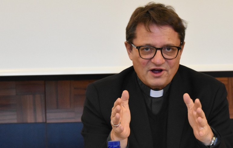 Mgr Gmür appelle à prier pour la paix en Ukraine