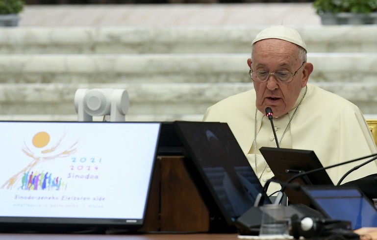 Synode: Le pape François réclame «le silence»