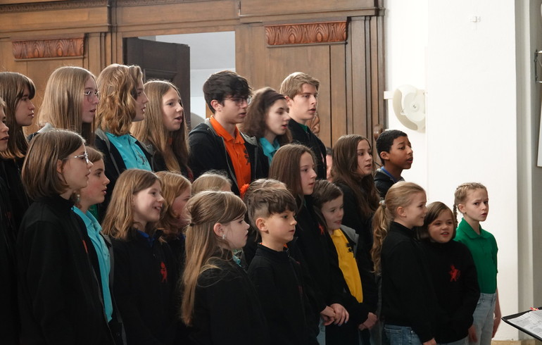 Messe de Noël à Glovelier : un moment de fête et de lumière