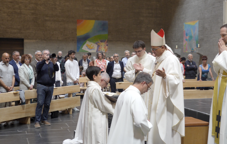 Retour filmé sur l'ordination diaconale de Daniel Lattanzi et Nicolas Godat